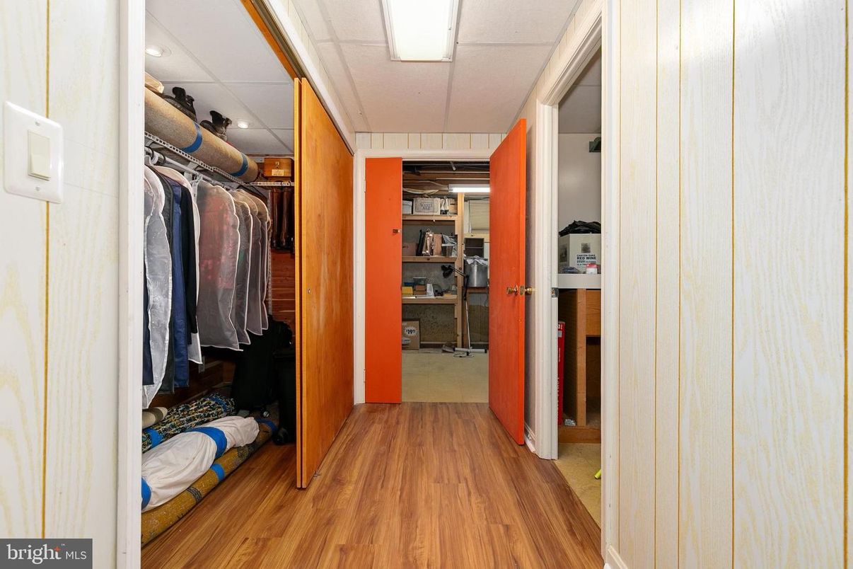 Interior, Recessed Lighting, Walk-in Closets, Wood Texture Flooring