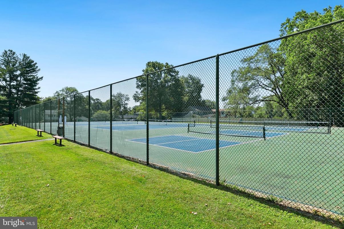 Exterior, Tennis Courts