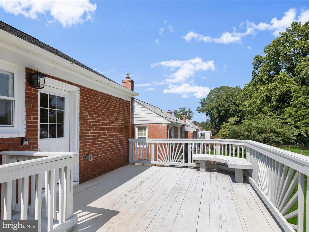 Exterior, Wood Texture Flooring