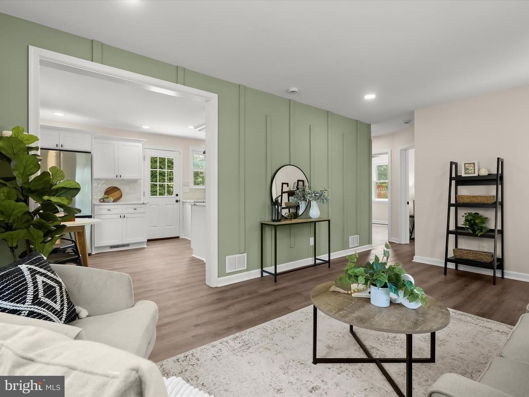 Interior, Kitchen, Living room, Recessed Lighting, Wood Texture Flooring