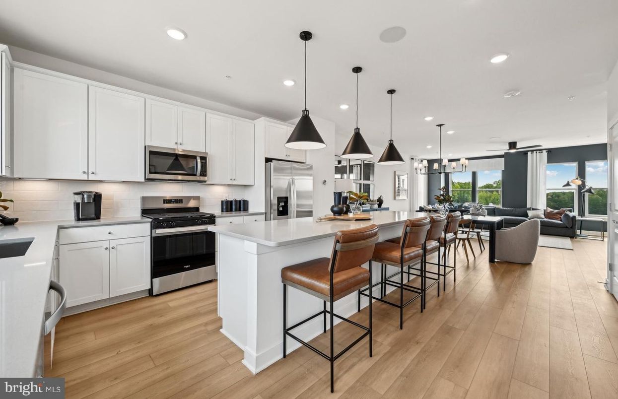 Interior, Kitchen, Living room, Pendant Lights, Recessed Lighting, Stainless Steel Appliances, Wood Texture Flooring