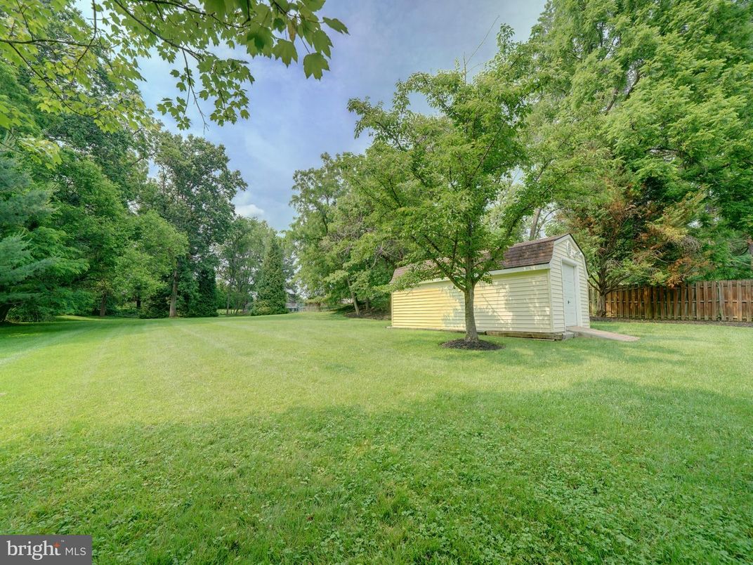 Backyard, Detached Garage, Exterior