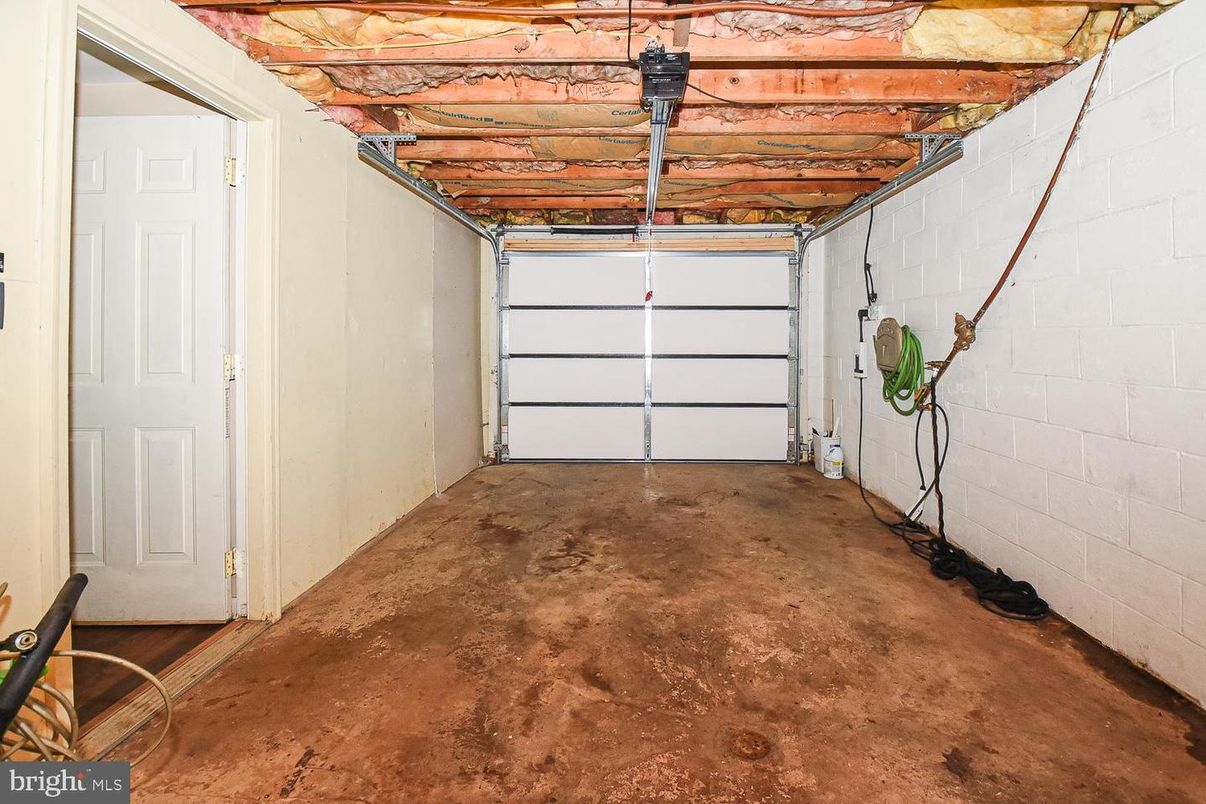 Garage, Interior