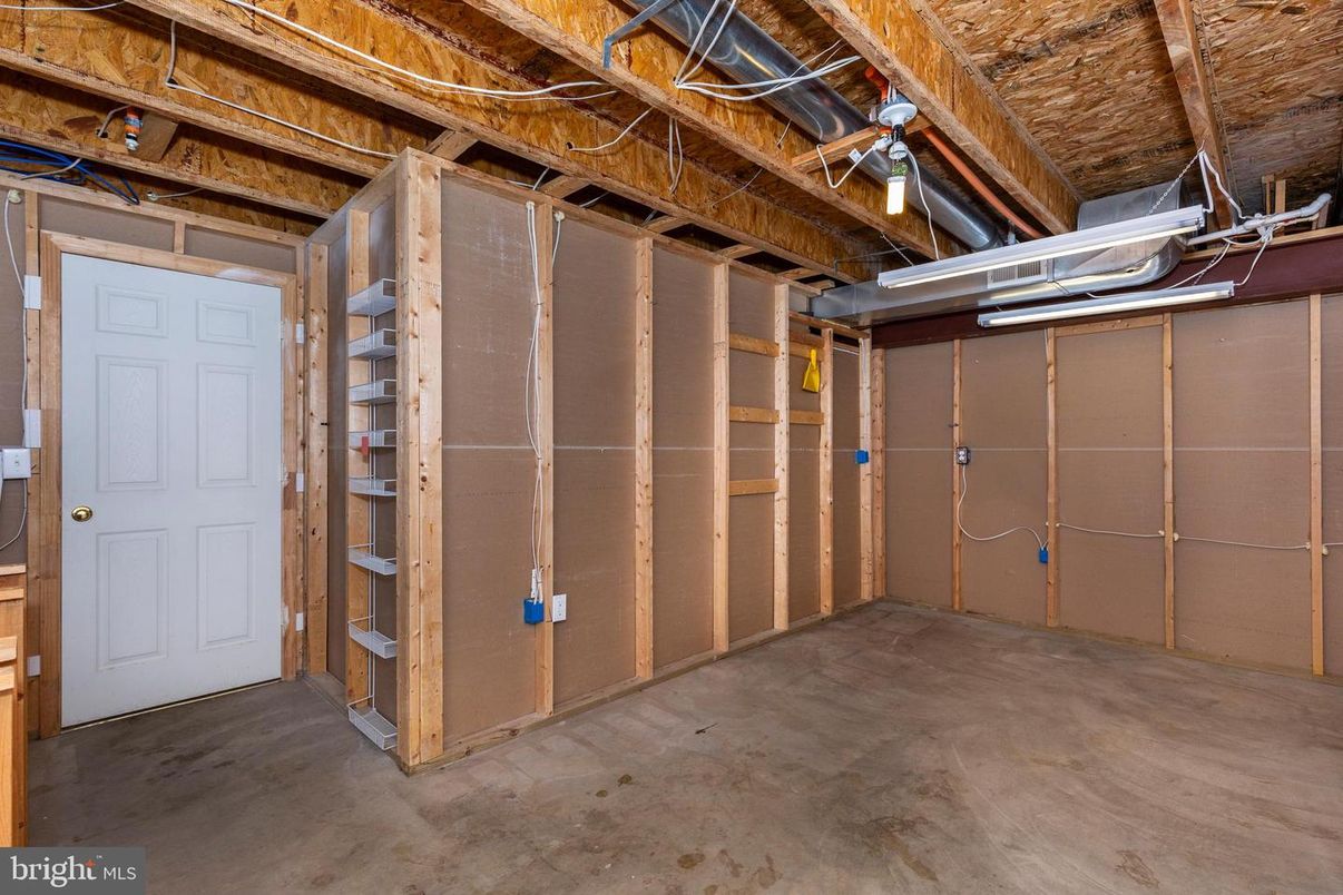 Garage, Interior, Wooden Beams, Wooden Ceilings