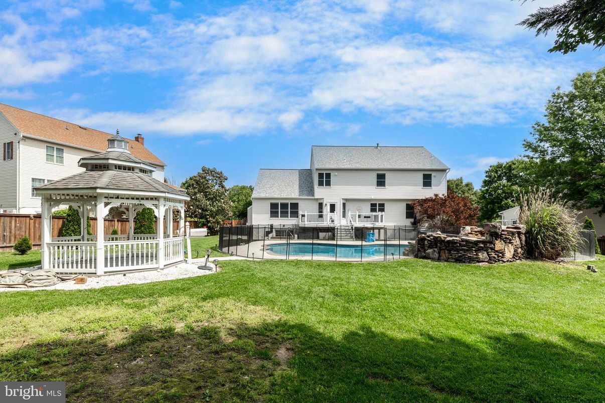 Backyard, Exterior, Pool