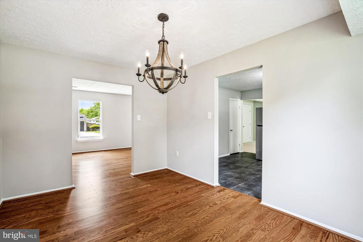 Chandelier, Empty room, Interior, Wood Texture Flooring