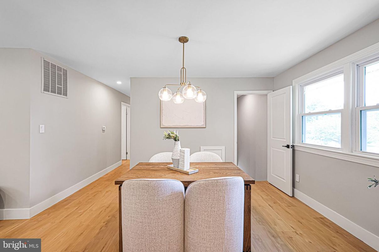 Dining room, Interior, Pendant Lights, Recessed Lighting, Wood Texture Flooring