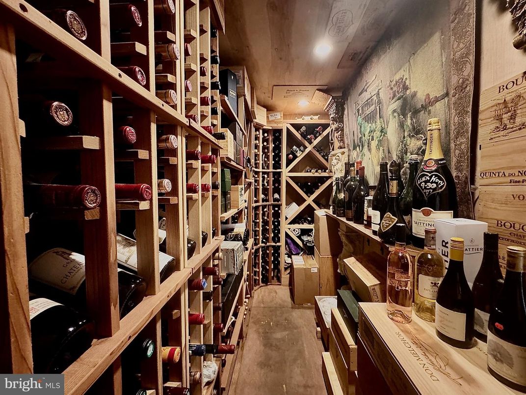 Interior, Recessed Lighting, Wine Storage