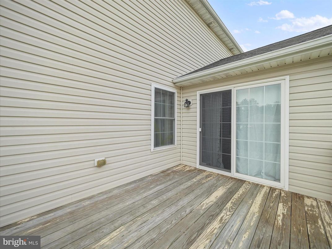 Exterior, Wood Texture Flooring
