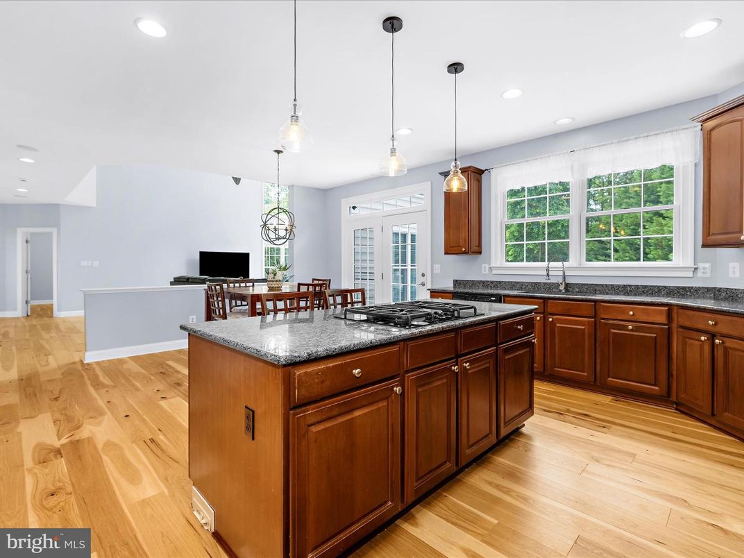 Dining room, Interior, Kitchen, Pendant Lights, Recessed Lighting, Wood Texture Flooring