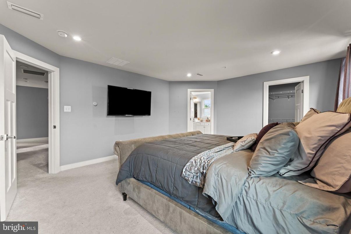Bedroom, Interior, Recessed Lighting
