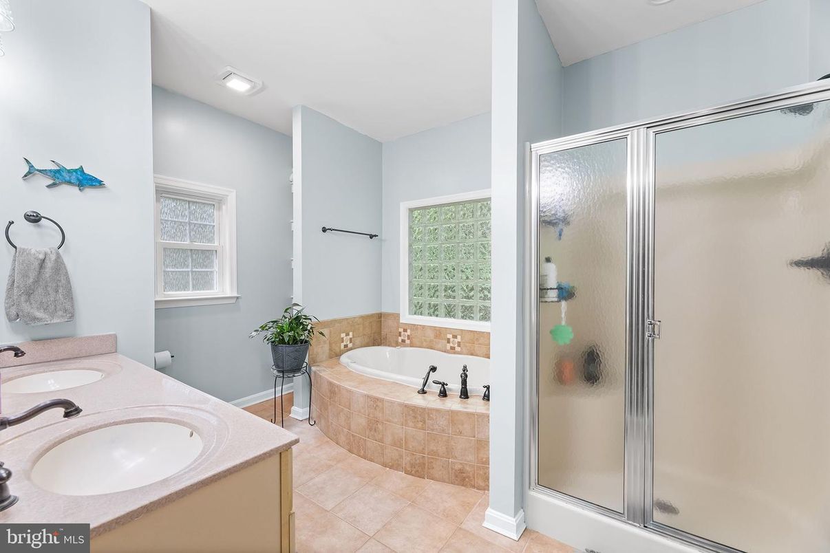 Bathroom, Dual Sink Vanities, Glass Shower, Interior, Recessed Lighting