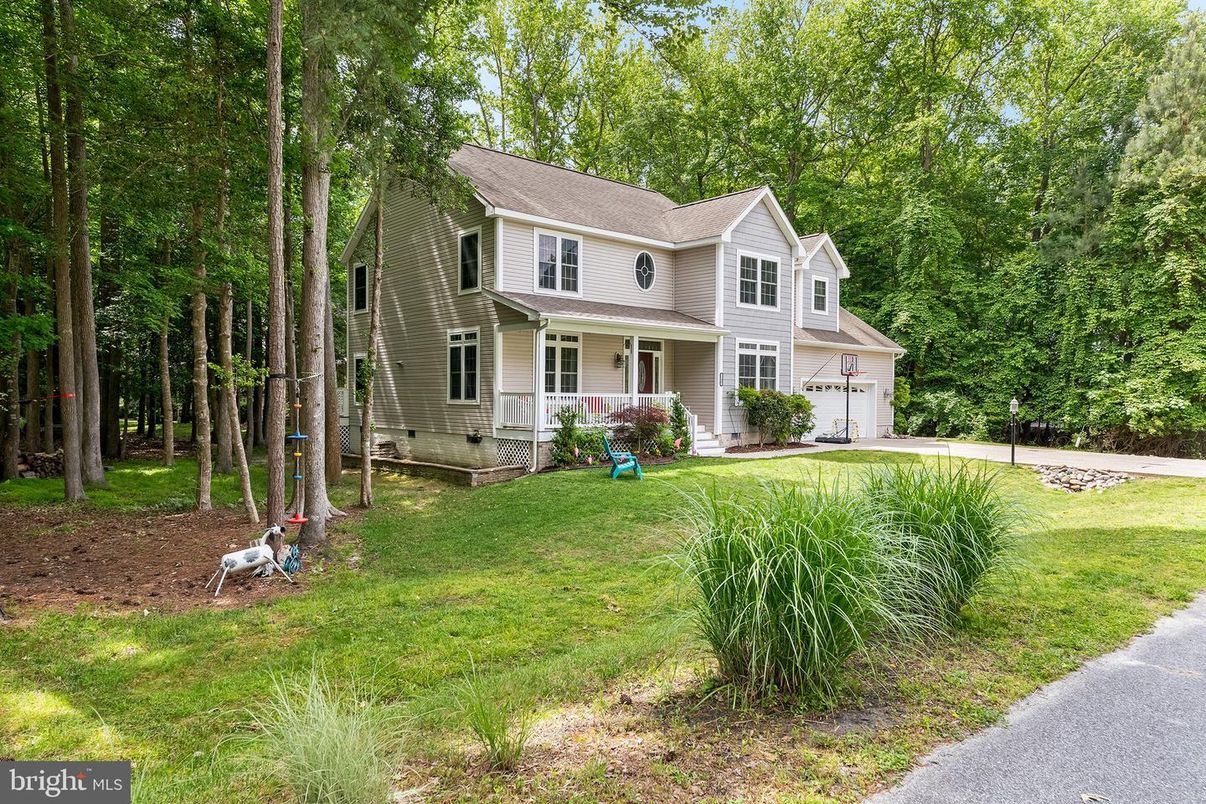 Attached, Backyard, Exterior, Facade, Farmhouse