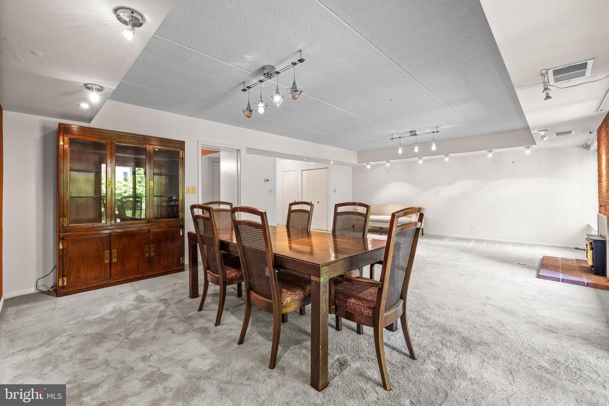 Dining room, Interior