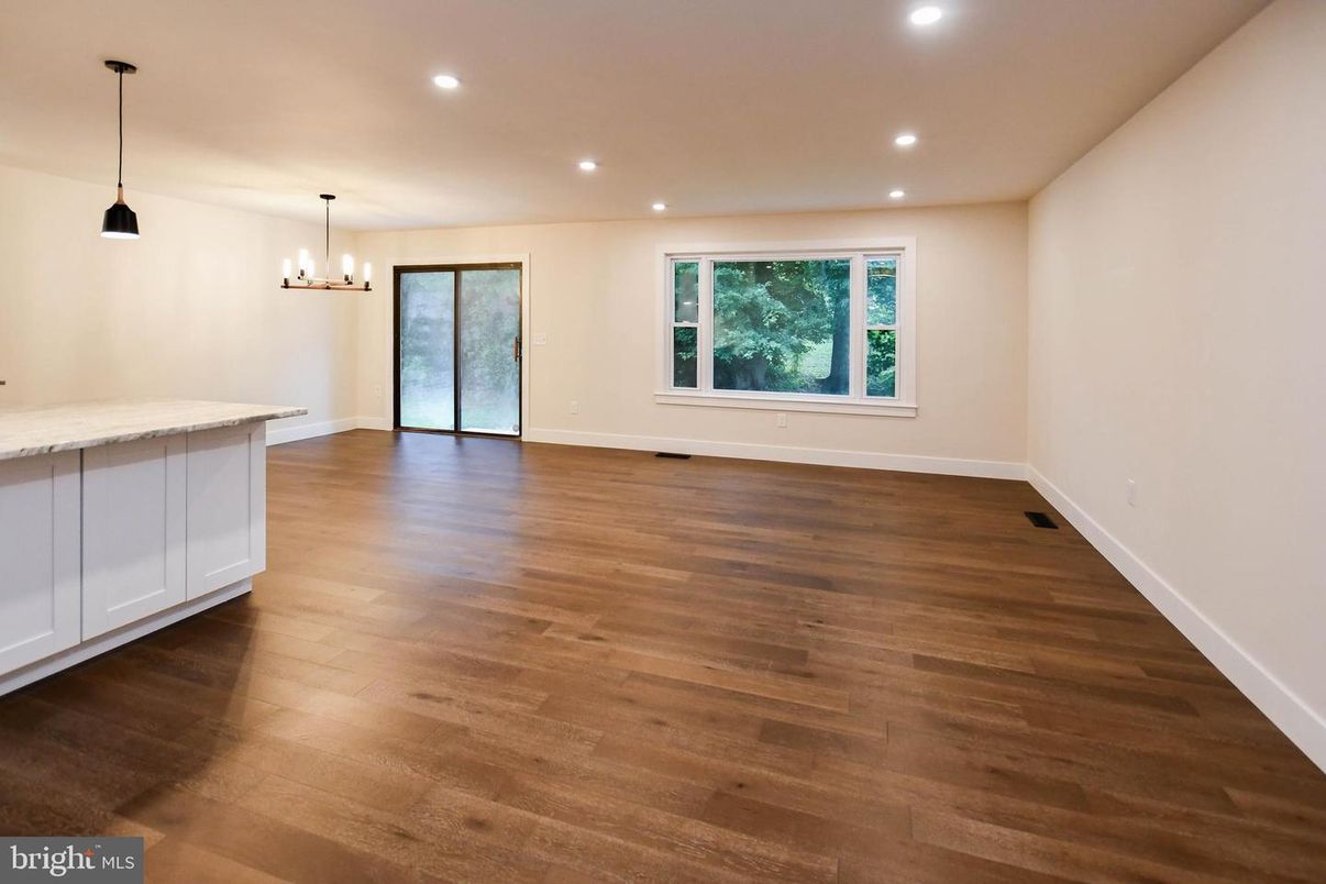 Empty room, Interior, Pendant Lights, Recessed Lighting, Wood Texture Flooring