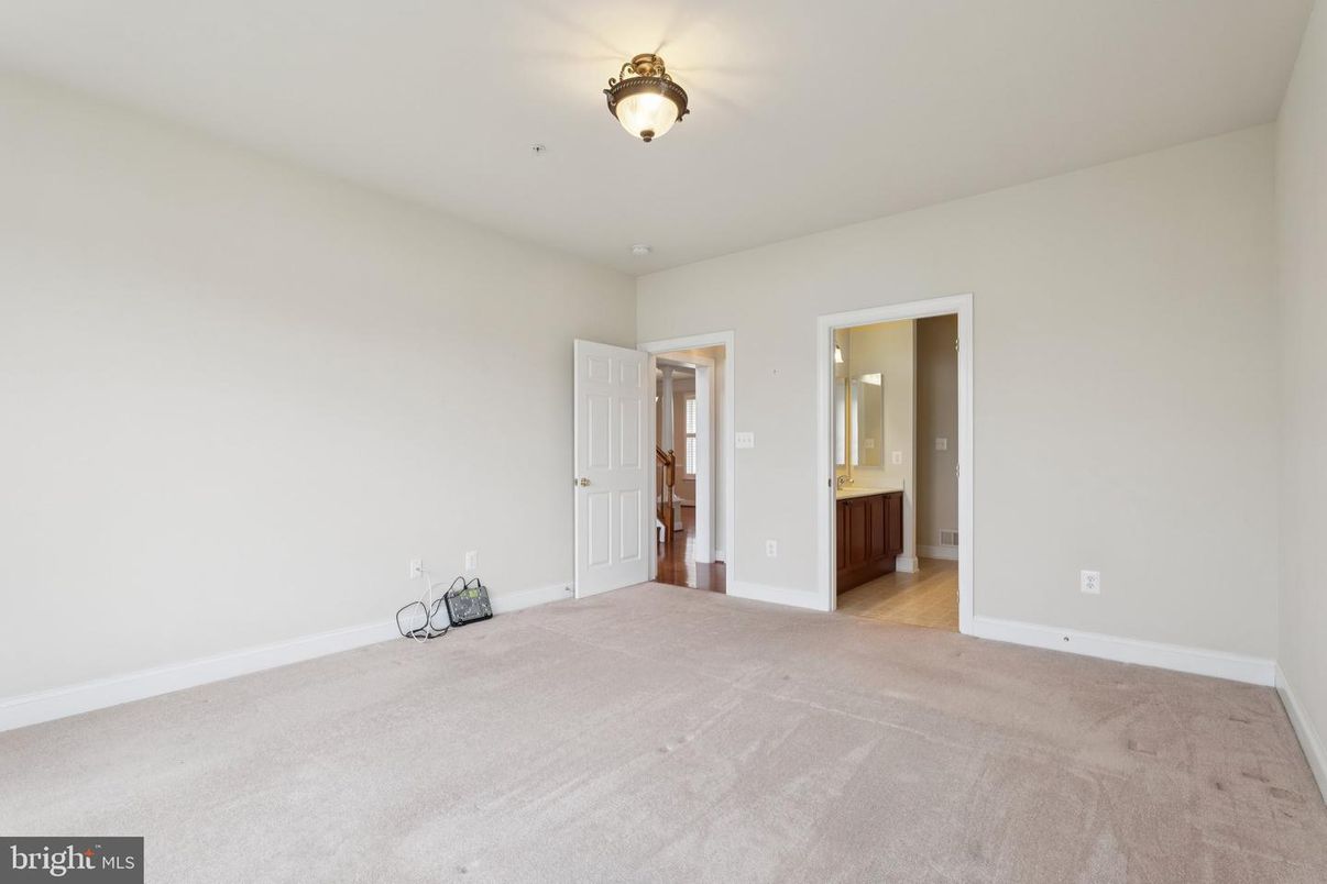 Bathroom, Empty room, Interior