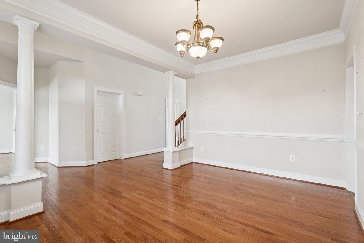 Chandelier, Empty room, Interior, Wood Texture Flooring
