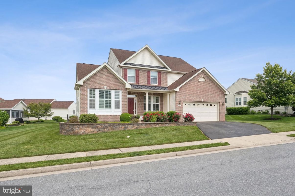 Attached, Exterior, Facade, Brick Facade, Farmhouse