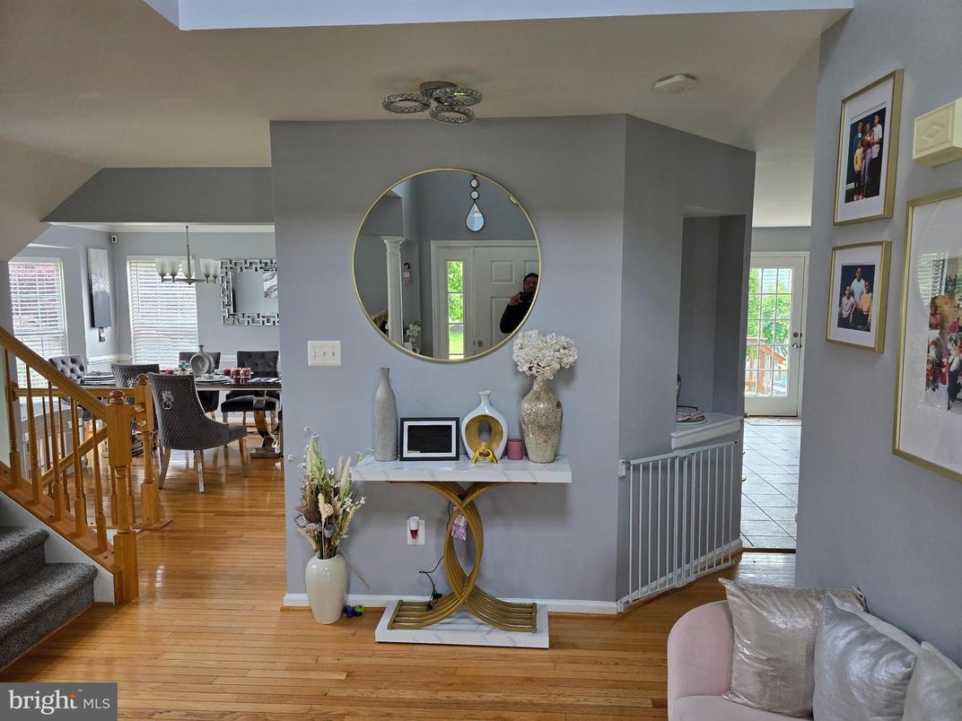 Dining room, Interior, Kitchen, Pendant Lights, Wood Texture Flooring