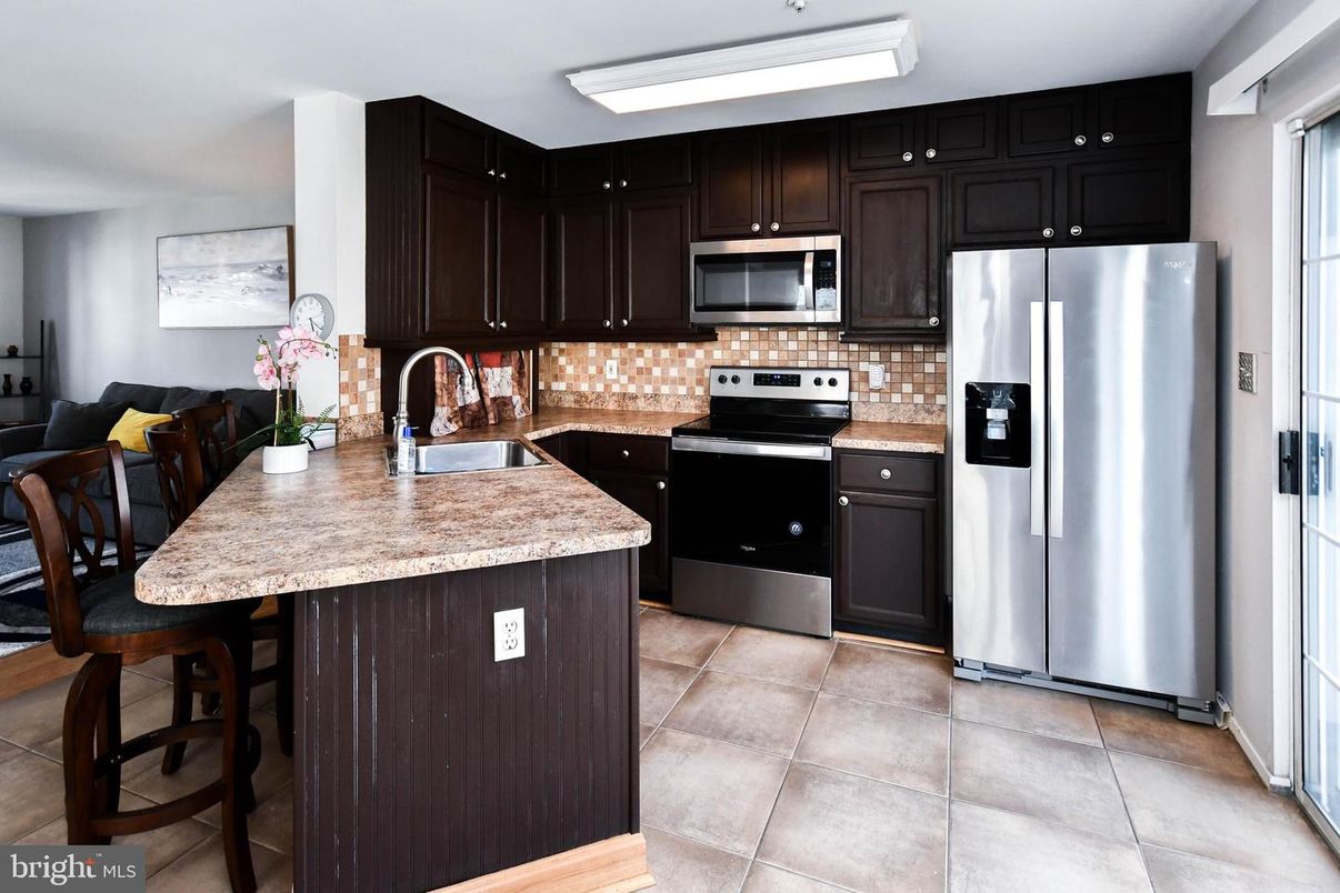 Interior, Kitchen, Stainless Steel Appliances