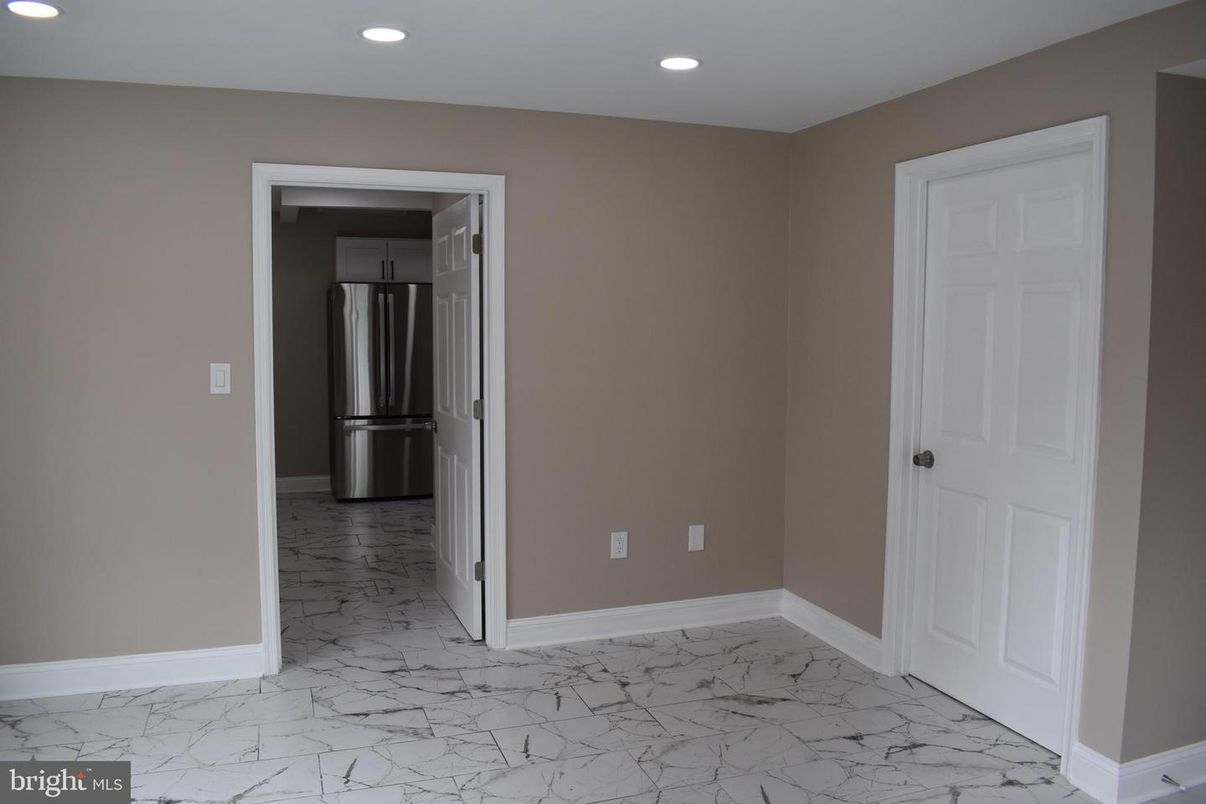 Empty room, Interior, Kitchen, Marble, Recessed Lighting