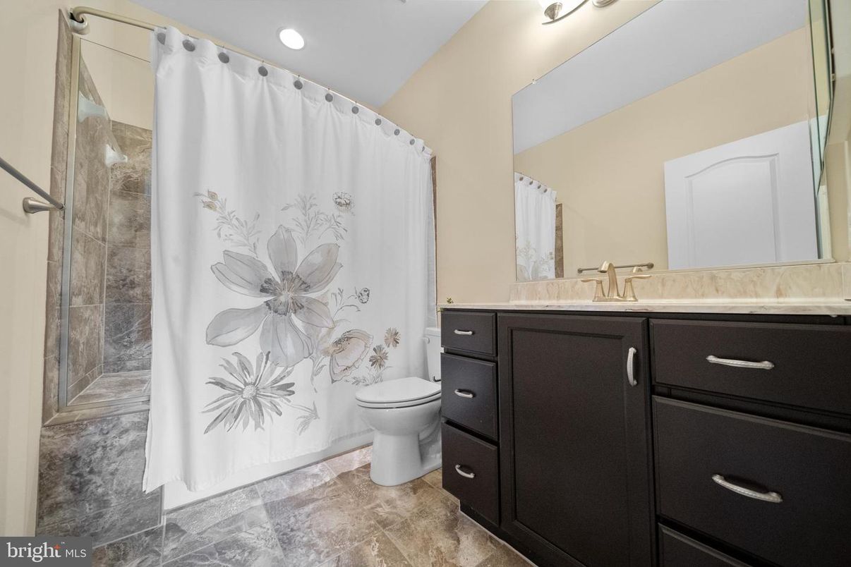 Bathroom, Interior, Recessed Lighting