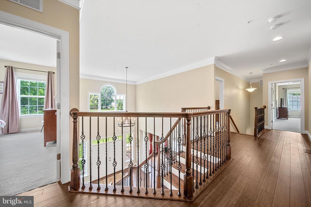 Interior, Pendant Lights, Recessed Lighting, Wood Texture Flooring