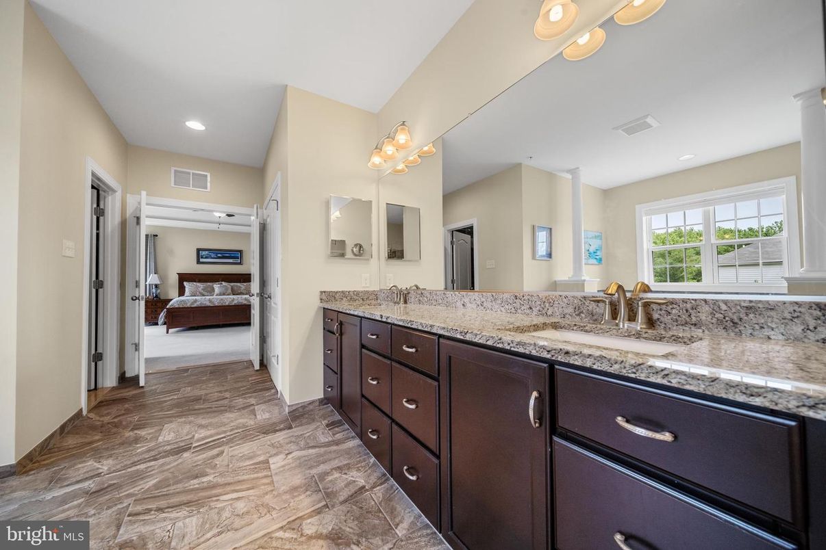 Bathroom, Bedroom, Dual Sink Vanities, Interior, Recessed Lighting