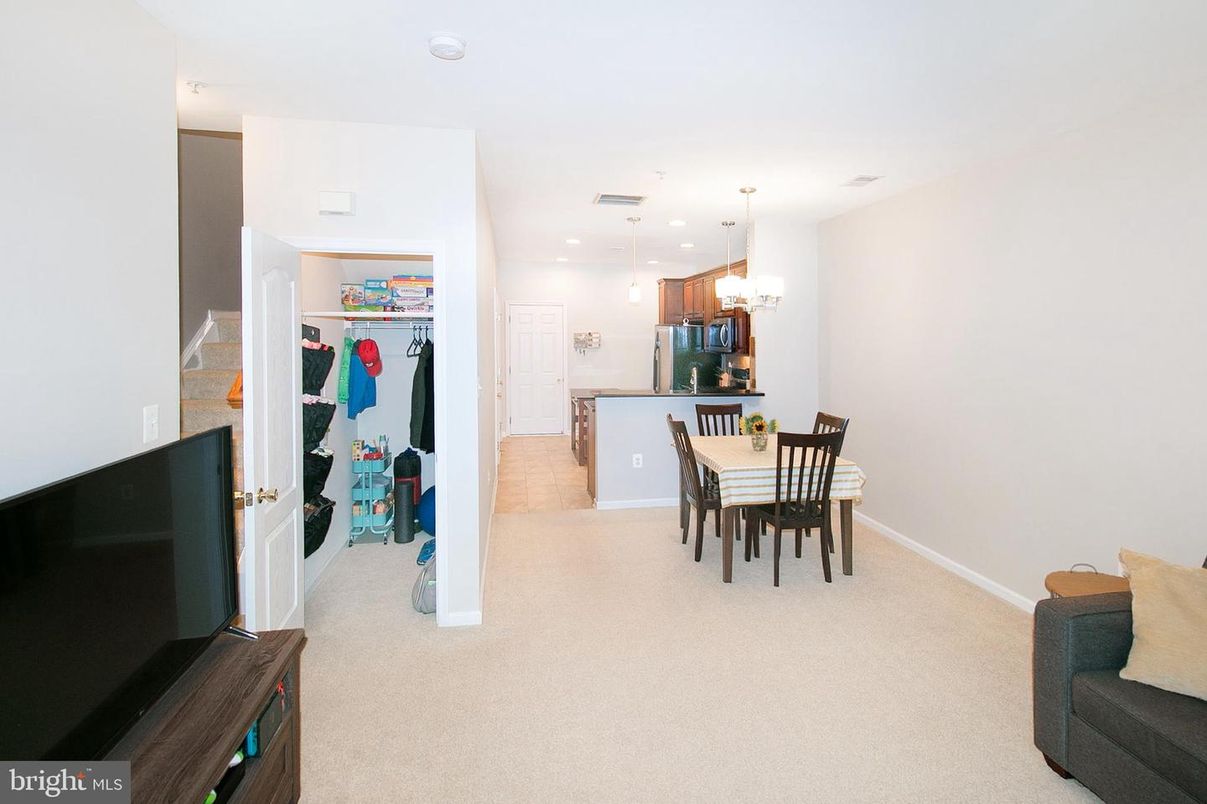 Dining room, Interior, Kitchen, Pendant Lights, Recessed Lighting
