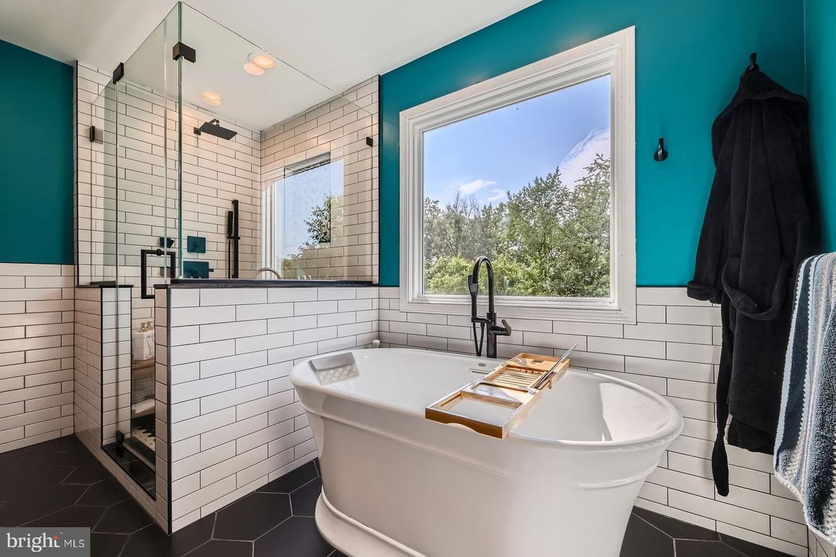 Bathroom, Free Standing Baths, Glass Shower, Interior, Recessed Lighting