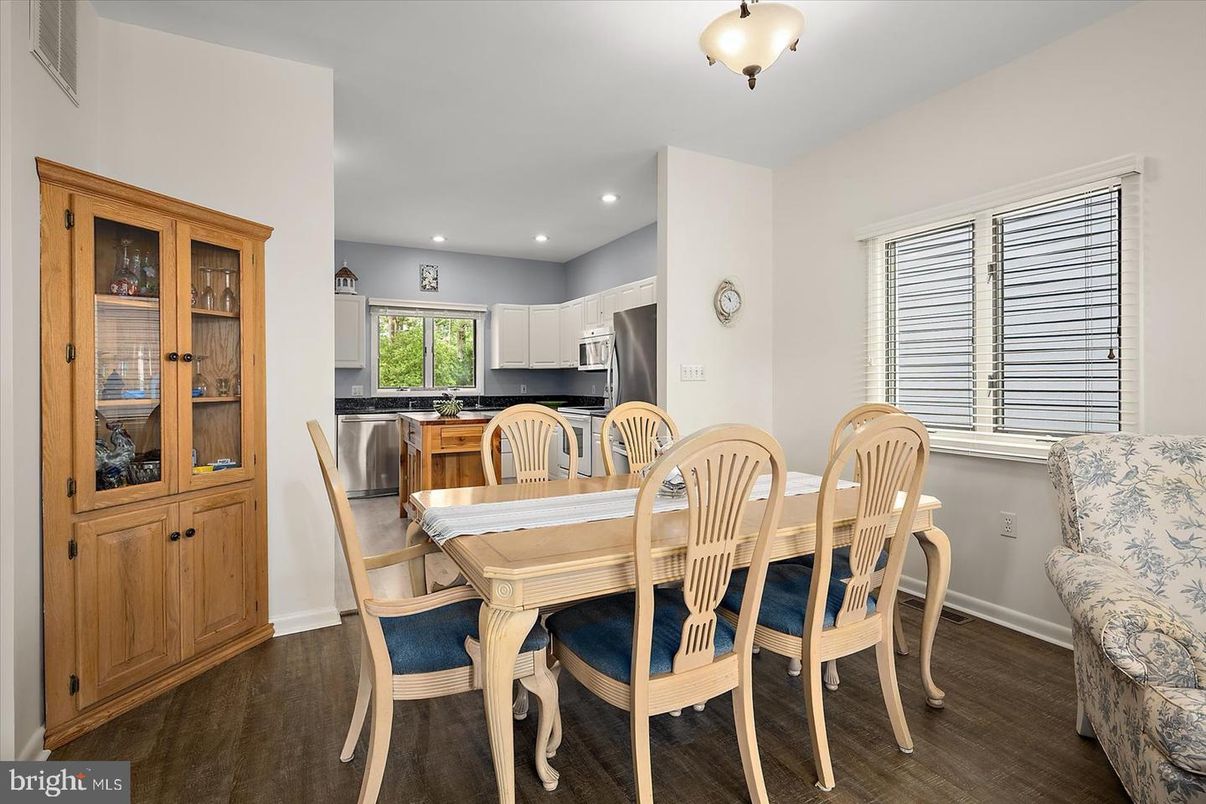 Dining room, Interior, Kitchen, Recessed Lighting, Wood Texture Flooring