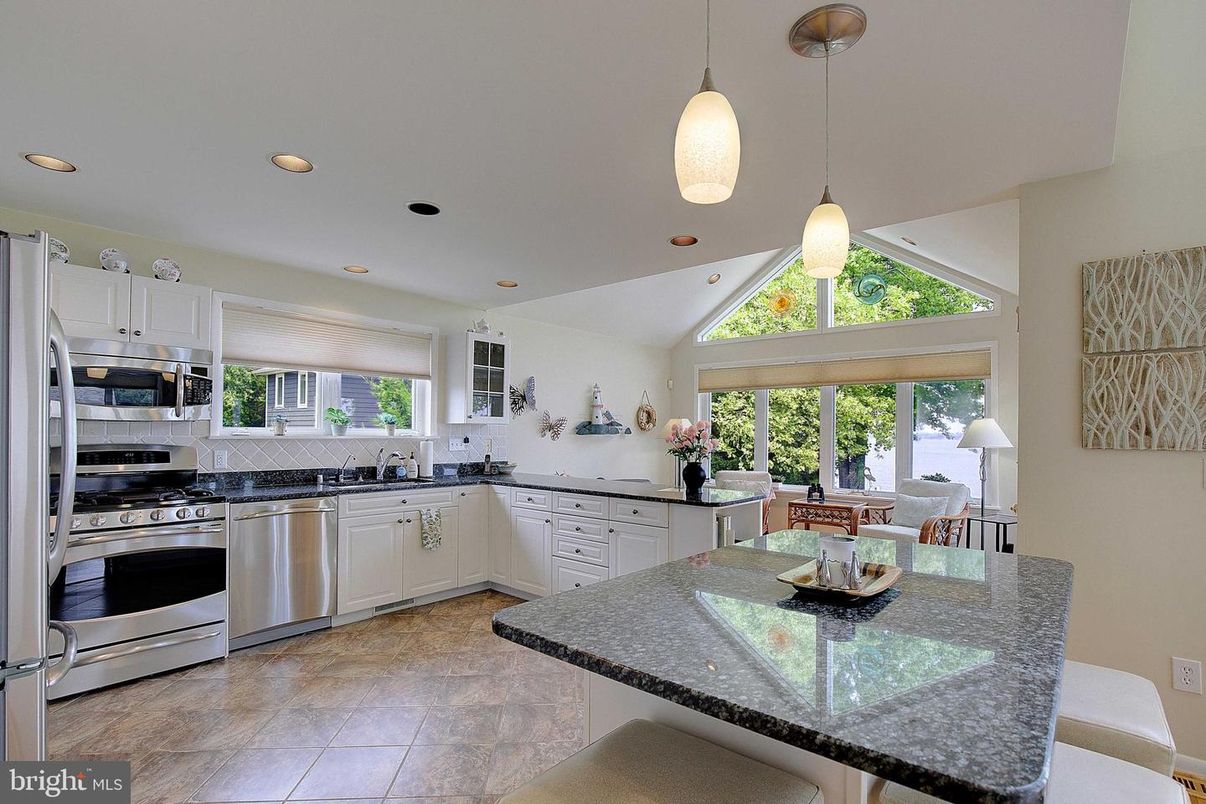 Interior, Kitchen, Pendant Lights, Recessed Lighting, Stainless Steel Appliances