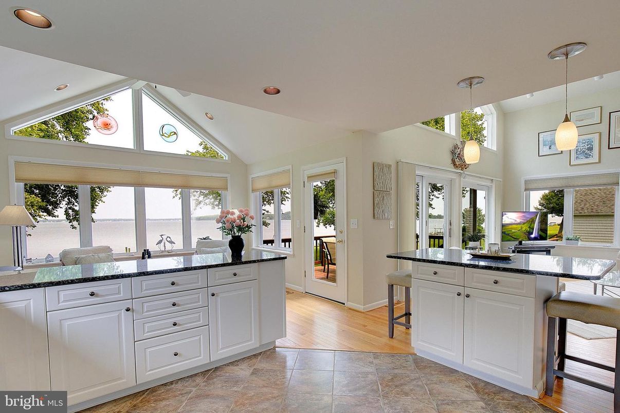 Dining room, Interior, Pendant Lights, Recessed Lighting, Water, Wood Texture Flooring
