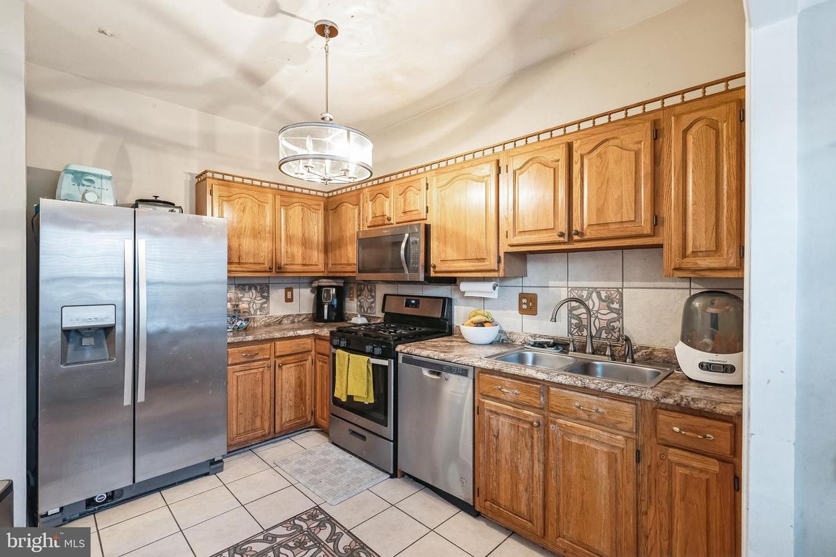 Interior, Kitchen, Pendant Lights, Stainless Steel Appliances
