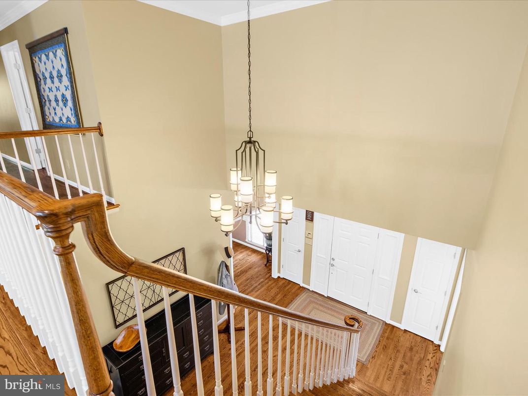 Interior, Pendant Lights, Wood Texture Flooring