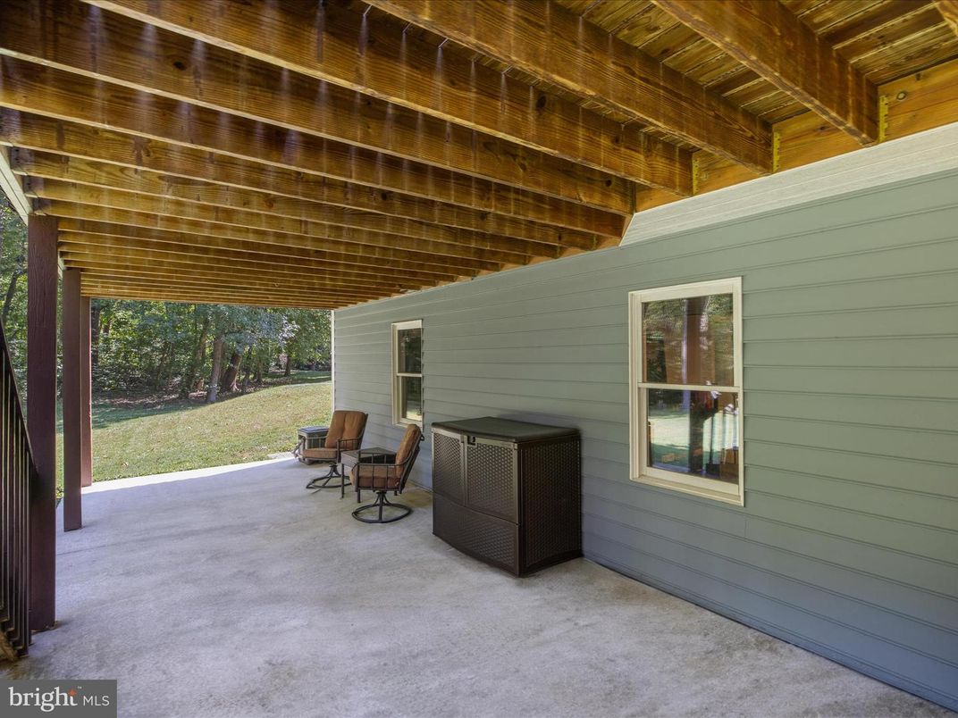 Exterior, Wooden Beams
