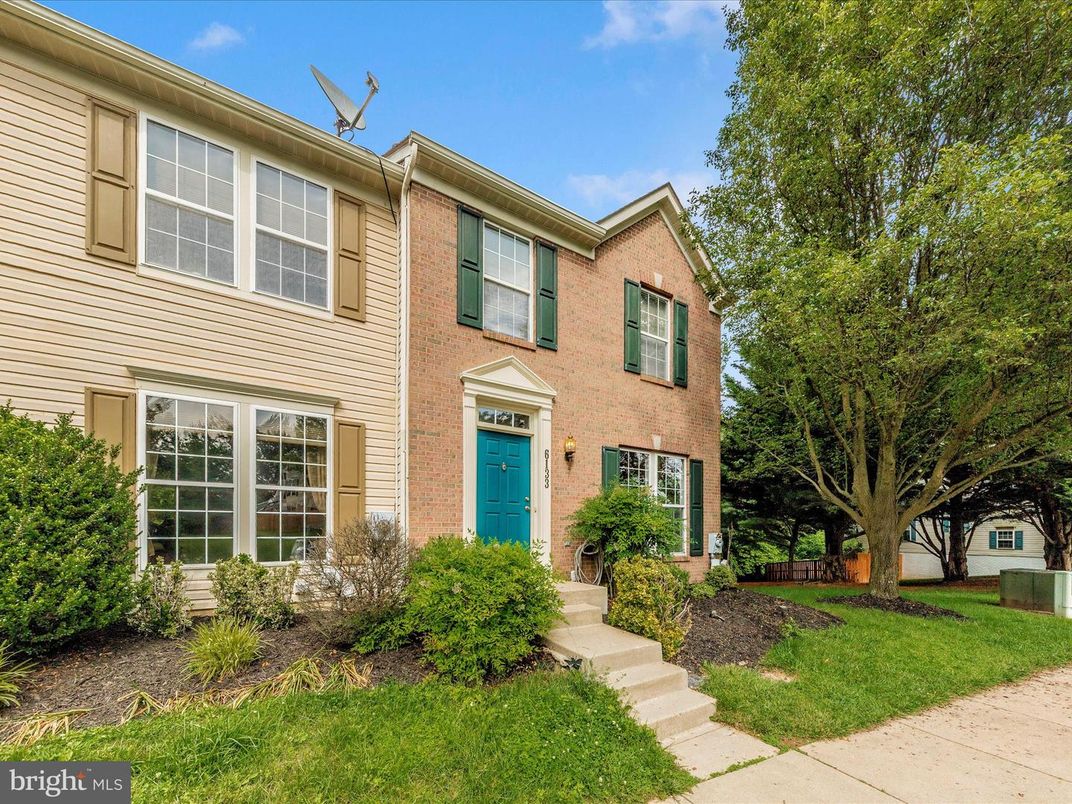 Exterior, Facade, Brick Facade, Rowhouse