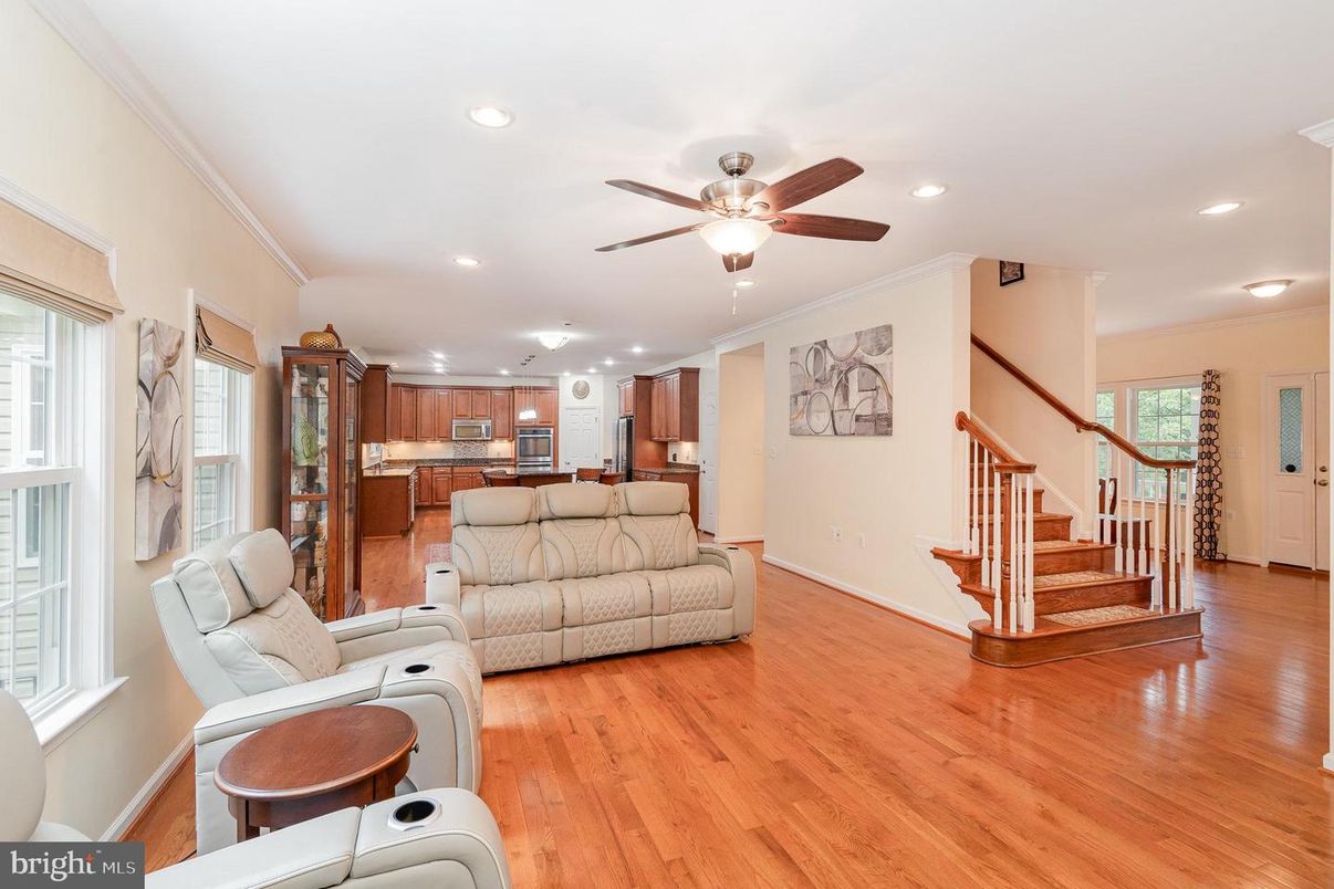 Interior, Kitchen, Living room, Recessed Lighting, Wood Texture Flooring