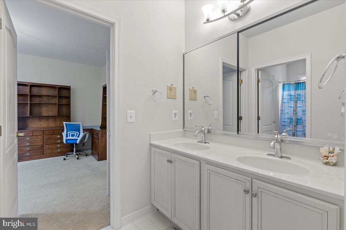 Bathroom, Dual Sink Vanities, Interior