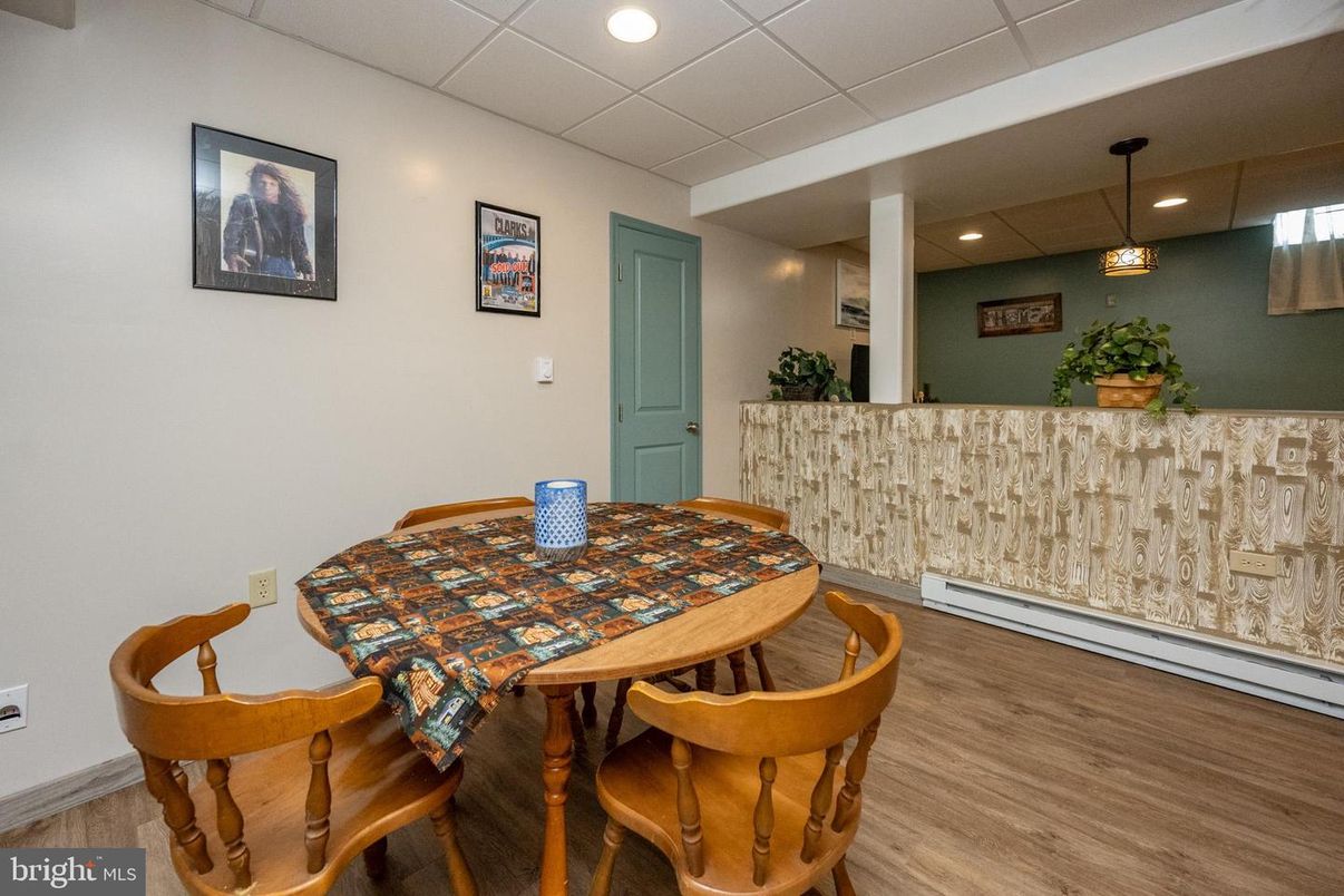 Dining room, Interior, Pendant Lights, Recessed Lighting, Wood Texture Flooring