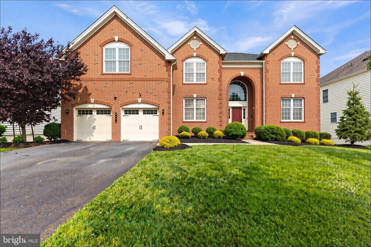 Attached, Exterior, Facade, Brick Facade, Brick Traditional