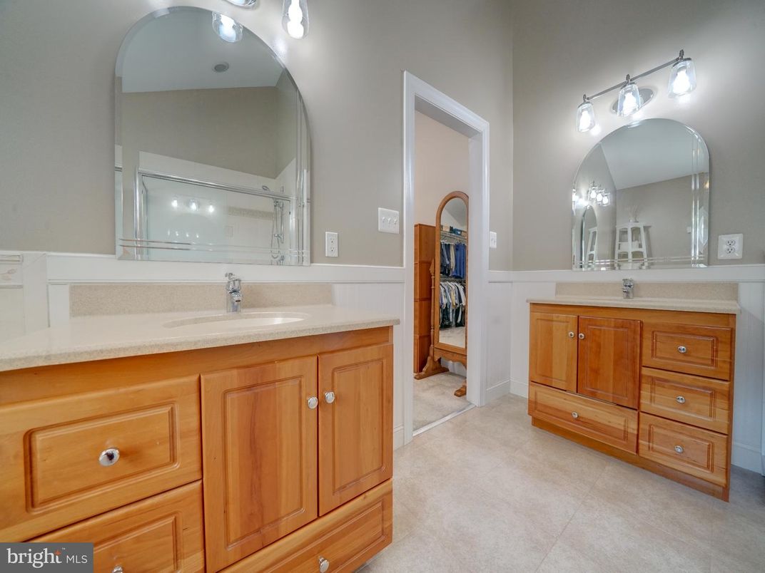 Bathroom, Dual Sink Vanities, Interior