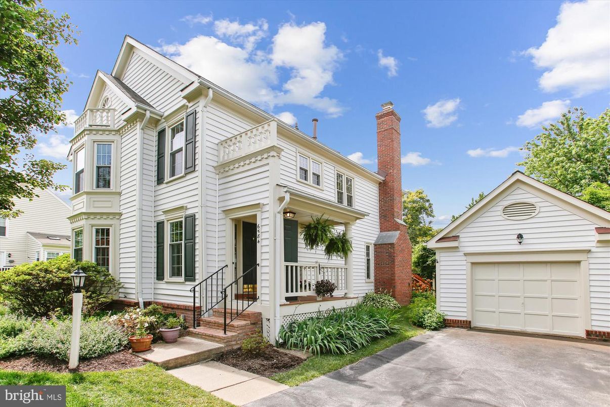 Attached, Detached Garage, Exterior, Facade, Queen Anne Victorian