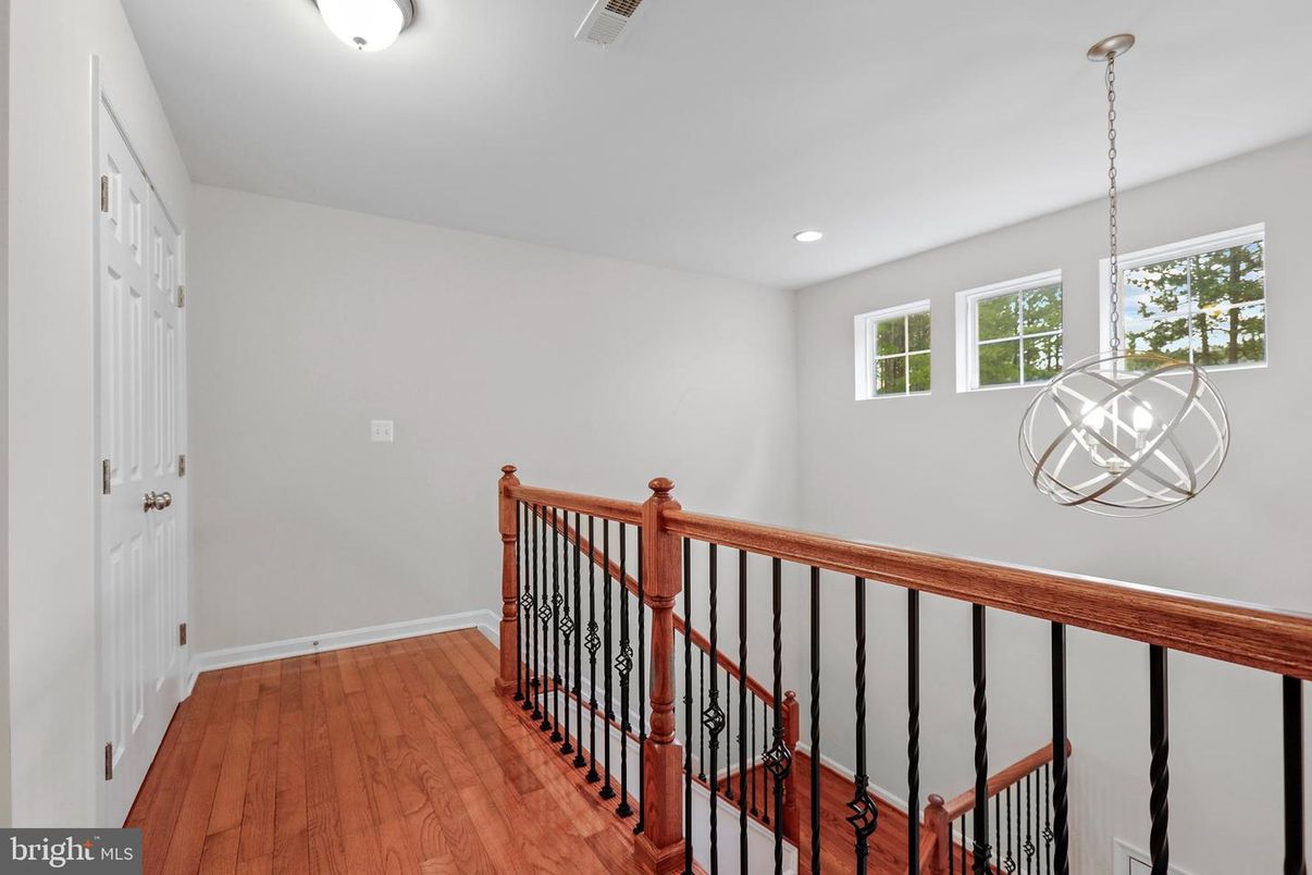 Interior, Pendant Lights, Recessed Lighting, Wood Texture Flooring