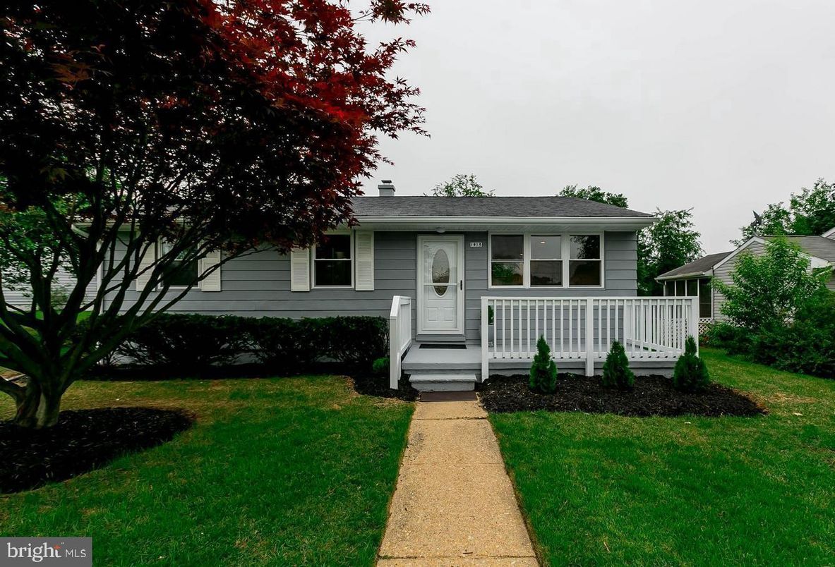 Exterior, Facade, Cape Cod