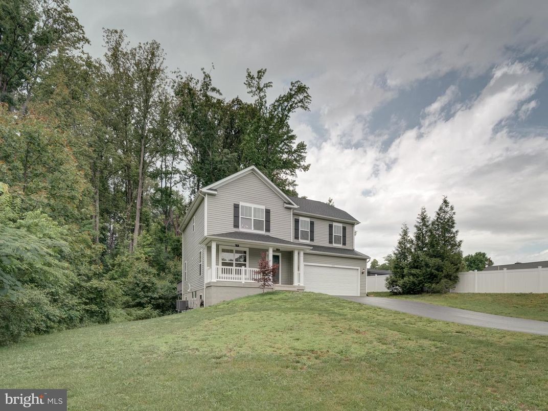Attached, Backyard, Exterior, Facade, Farmhouse