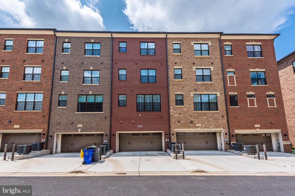 Attached, Exterior, Facade, Brick Facade, Rowhouse