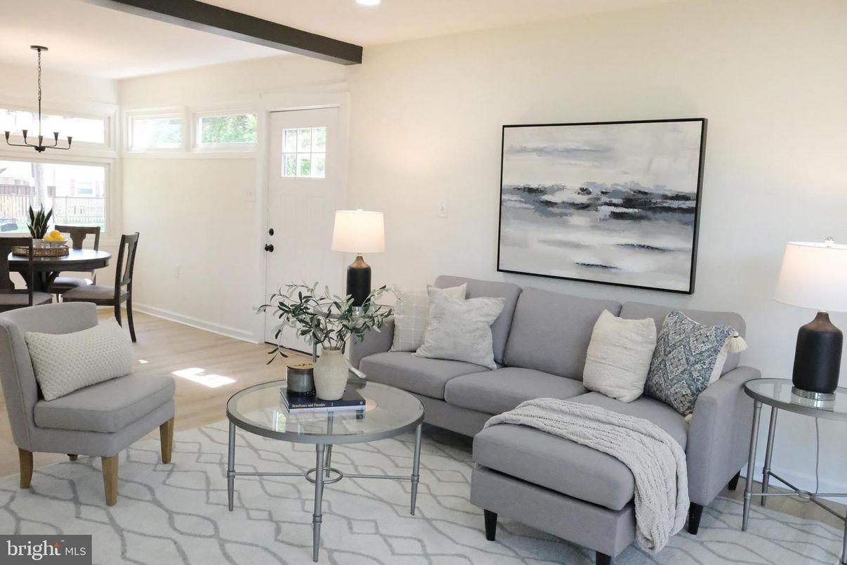 Dining room, Interior, Living room, Pendant Lights, Recessed Lighting, Wood Texture Flooring