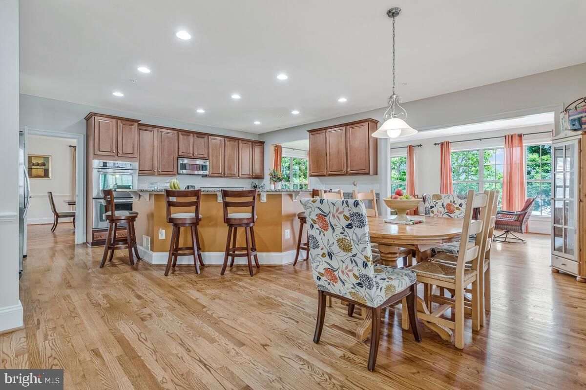 Dining room, Interior, Kitchen, Pendant Lights, Recessed Lighting, Wood Texture Flooring