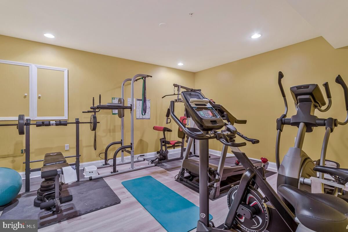 Fitness Equipment, Interior, Recessed Lighting, Wood Texture Flooring